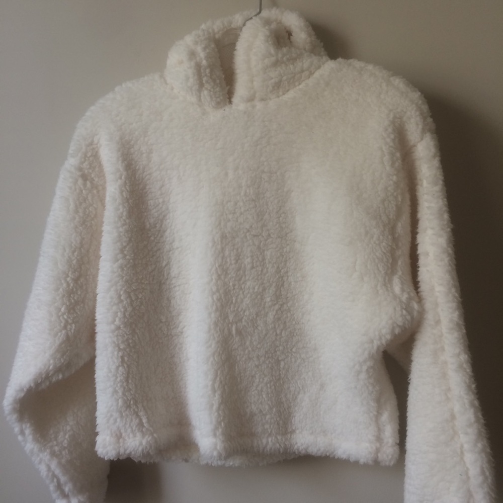 White fleece top